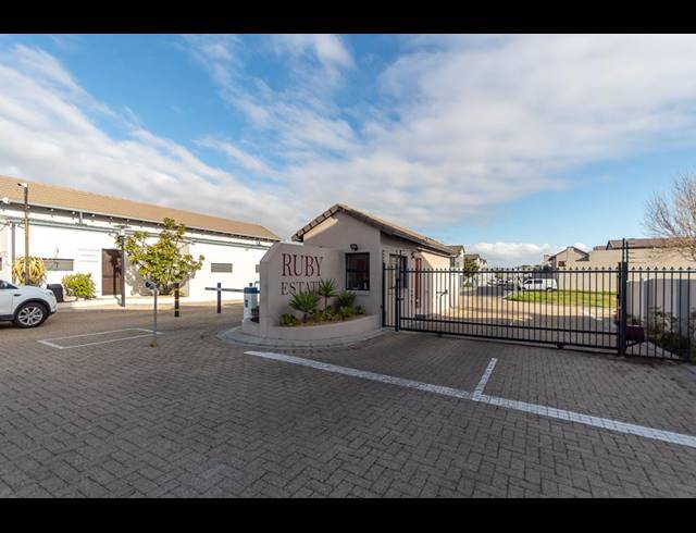 2 BEDROOM APARTMENT FOR SALE IN BURGUNDY ESTATE